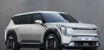 Электрический кроссовер EV9 2023 – топовая новинка от Kia
