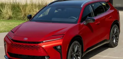 Toyota Crown Signia 2025 – новый кроссовер с возможностями Lexus RX и меньшей ценой