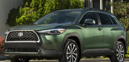 Toyota Corolla Cross 2024 – обзор обновлений и версия с гибридом