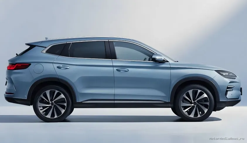 BYD Song Plus 2024 вид сбоку