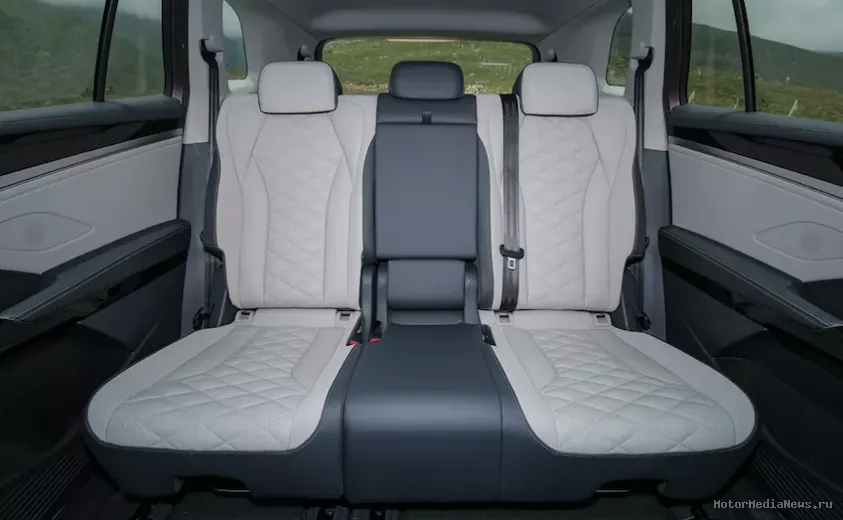 ID.6 7-местная компоновка с 3-местным диваном