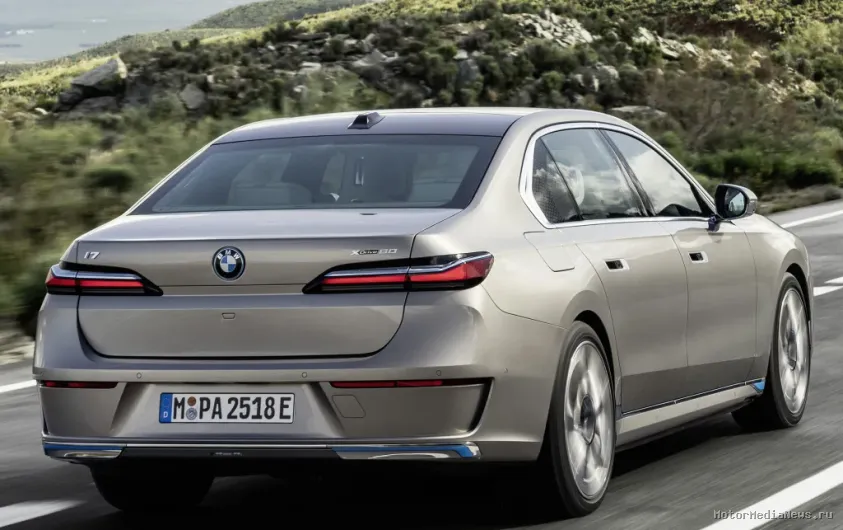 BMW i7 xDrive60 задняя часть