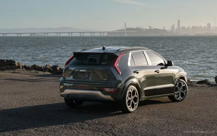 Kia Niro 2025 задний бампер и боковая часть