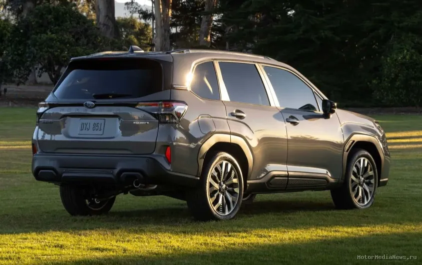 Subaru Forester вид сбоку