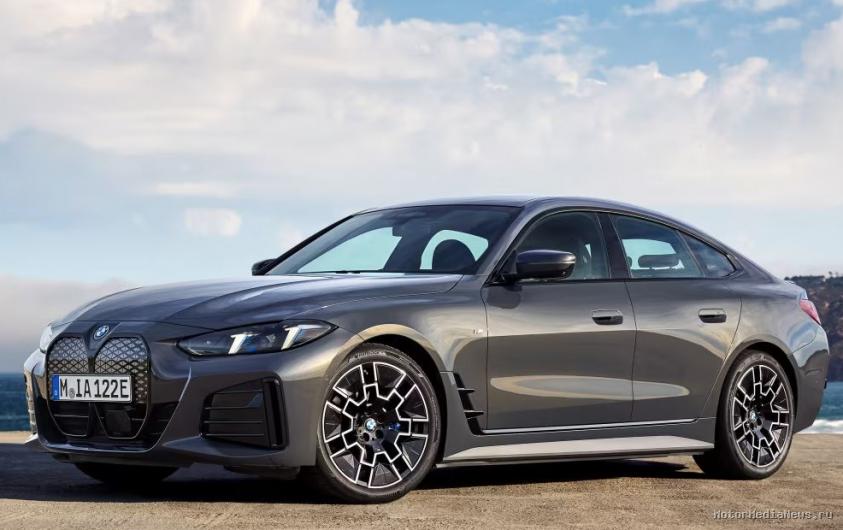 Вид спереди BMW i4 eDrive40