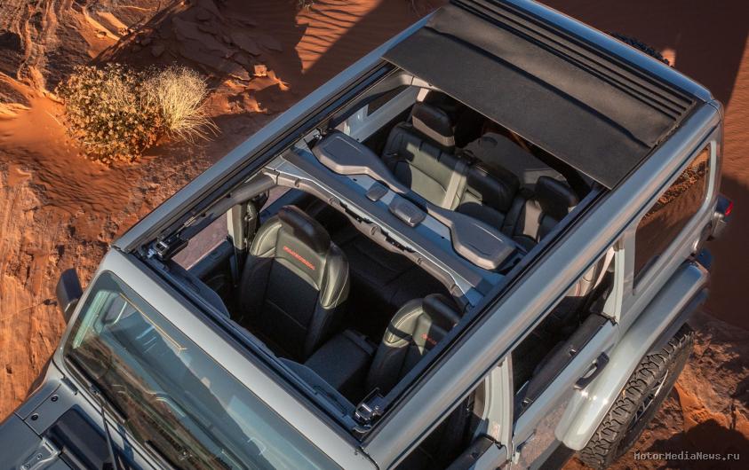 Мягкая крыша 4-дверного Wrangler 2025