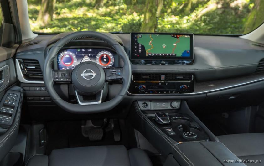 Удобный интерьер X‑Trail e‑Power 2025