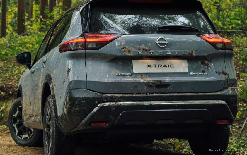 Просторная и удобная задняя часть X‑Trail e‑Power 2025