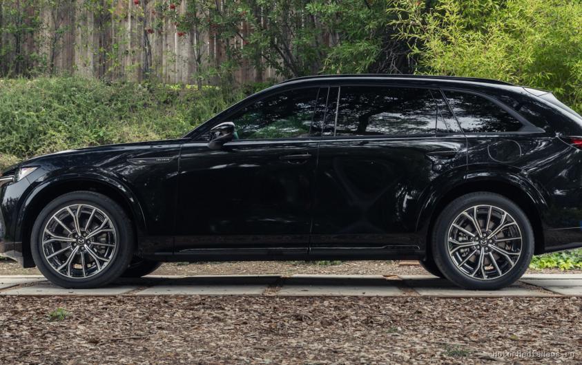 Уникальный дизайн Mazda CX-70 2025