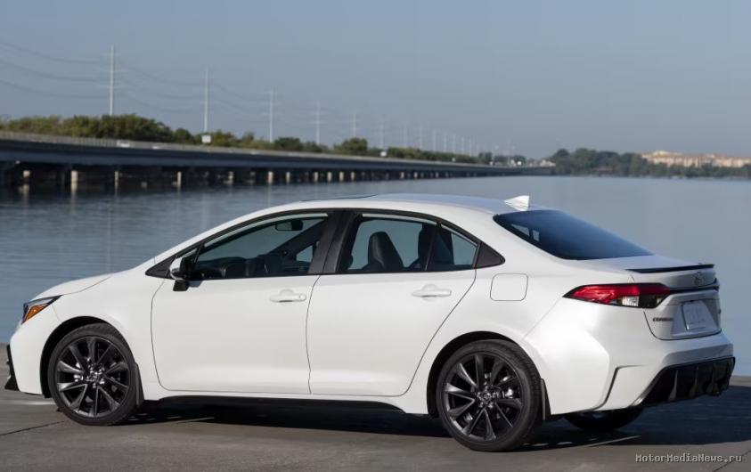 Вид сбоку Toyota Corolla 2026