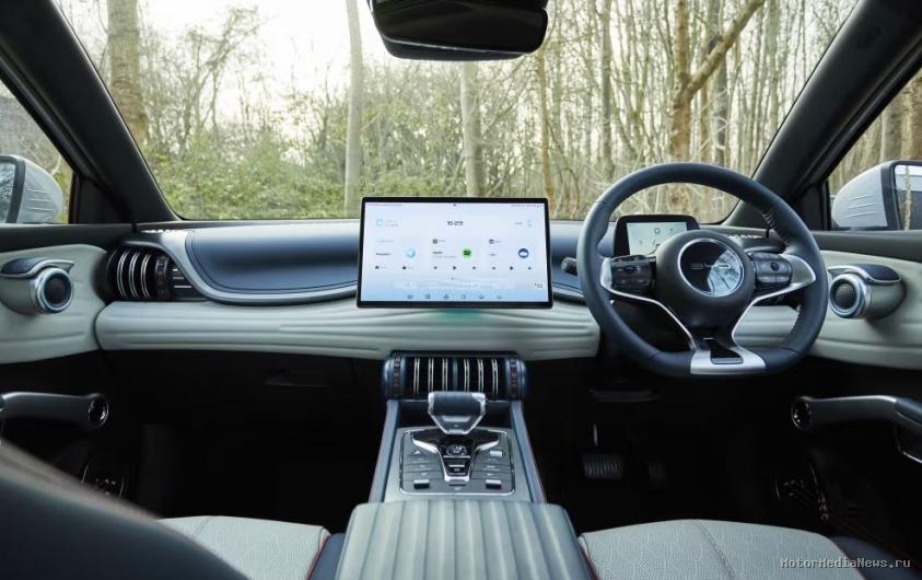 Салон и торпедо BYD Atto 3