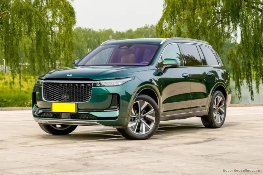 Li One 2022 вид спереди