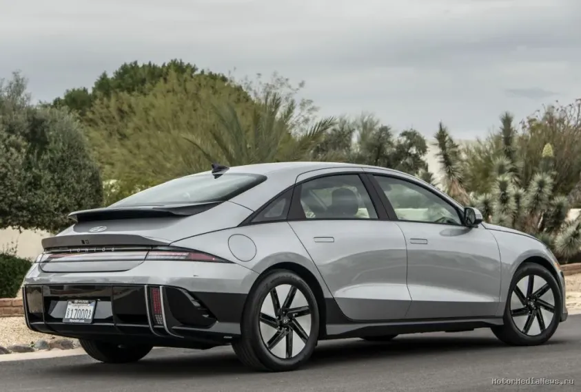 Hyundai Ioniq 6 2024 года вид сбоку