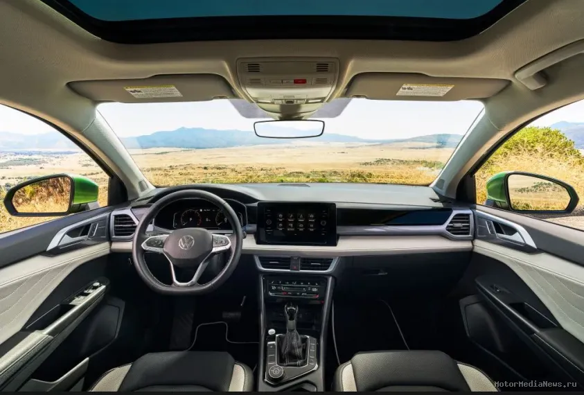 Торпедо обновленного Volkswagen Taos 2025