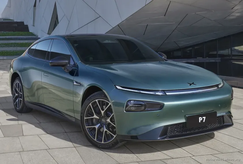 Электрический седан Xpeng P7 AWD 2023 европейская версия