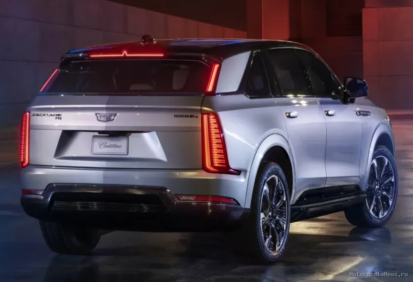 Задний бампер Cadillac Escalade IQ