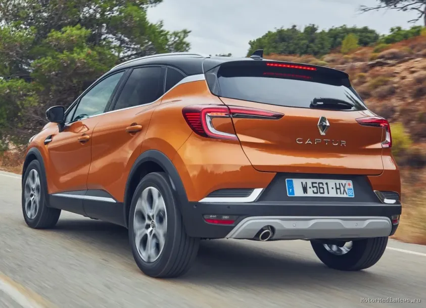 Renault Captur 2019 задний бампер и боковая сторона