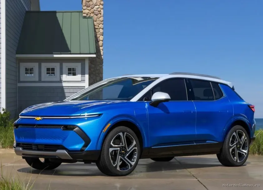 Chevrolet Equinox EV 2024 вид спереди