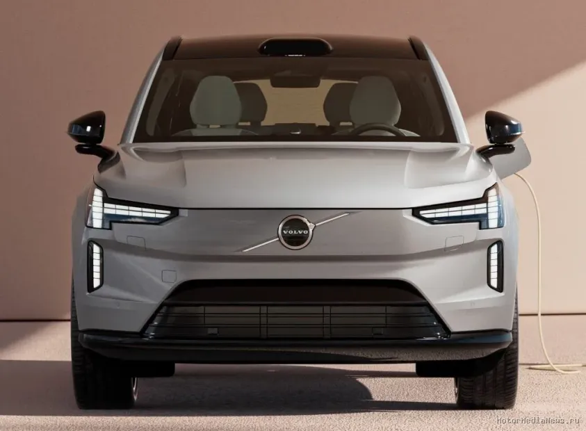 Вид спереди Volvo EX90 уникальная оптика