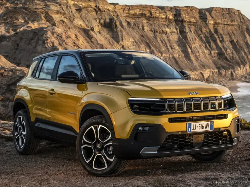 Jeep Avenger 2023 вид спереди