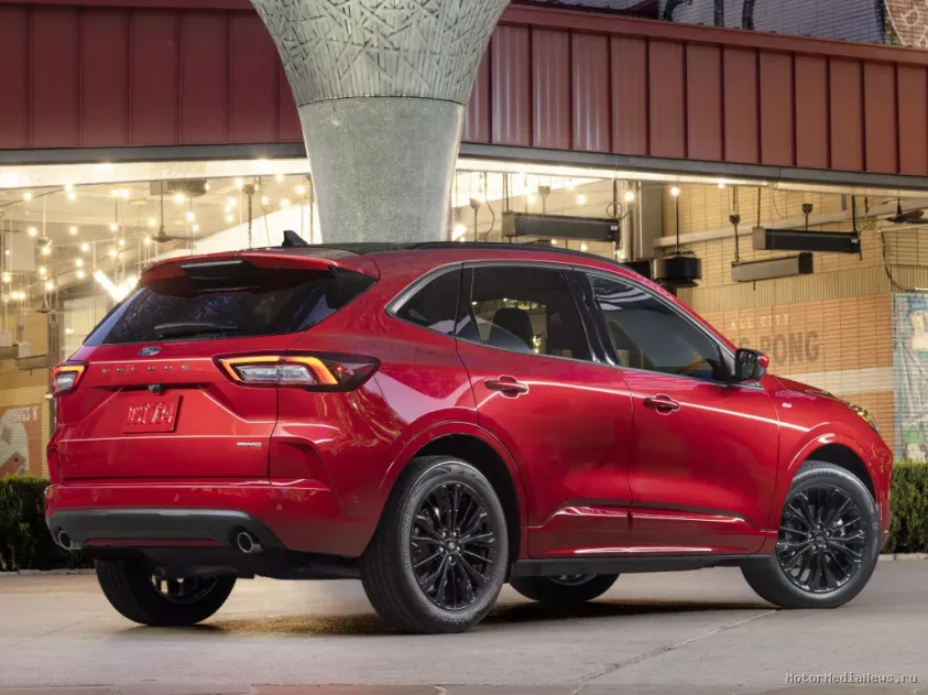 Ford Escape ST- Line 2023 вид сзади