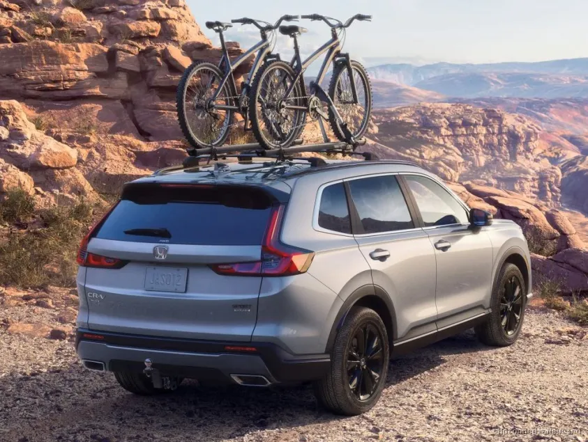 Гибридный Honda CR-V Hybrid 2023 достаточно вместительный