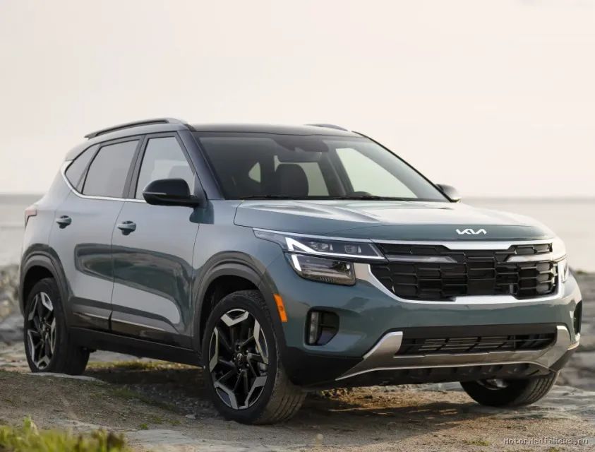 2024 Kia Seltos вид спереди
